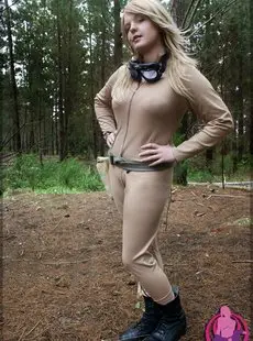 Cosplay Mama Vault Girl