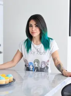 Suicide Girls Dahl Cupcakes For Breakfast X53