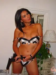 Vaniity Vaniity Gallery 122 20081101 Kiss The Gun 68851138