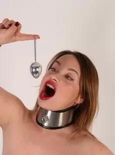 MetalBondage Olga Cabaeva Pussy Weight Lifting