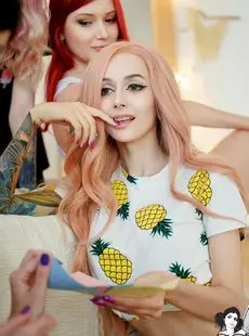 SuicideGirls Maryberry Frosty Karanlit Naked game 02012019 x60 5334x4000Px