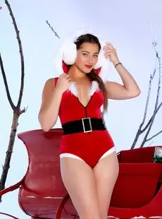 Dani Daniels Kissa Sins in Santas Ride x130 2000x3000