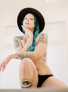 20201104 Suicidegirls Pebblezink Chandelier Sep 8 2016 X47