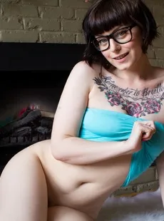 SuicideGirls Ceres - On The Blue Side