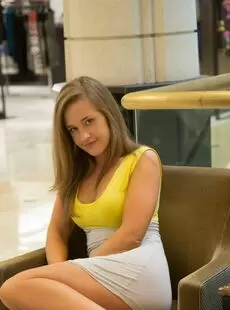 20220102 Zishy April Brookes In Mall Creeps x68 1920x1280