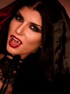 Puba Romi Rain Romi The Busty Vampire 143x