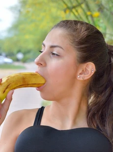 Ftvgirls Nina Ii Running For A Banana 1600