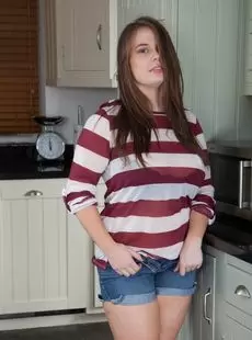 20210318 BustyBrits Gina G Kitchen Maid