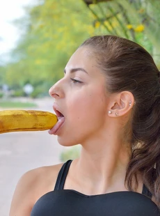 Ftvgirls Nina Ii Running For A Banana 1600