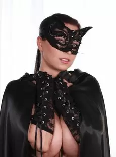 Ewa Sonnet Pussy Cat Banana Halloween 2017 10 27