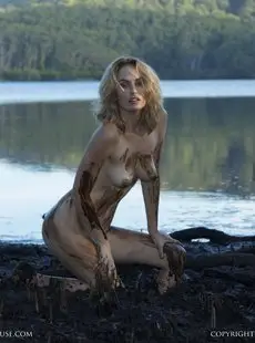 Nude Muse Alexia Mud Monster x91 9000px 01 17 2017