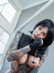 SuicideGirls 2024-01-01 - valkyria - let-the-light-in (5640725)