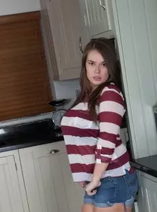 20210318 BustyBrits Gina G Kitchen Maid