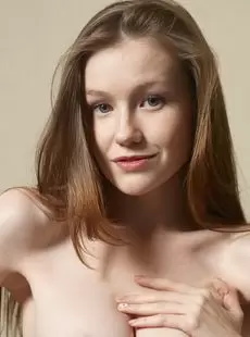 20201207 Hegre Emily Bloom Exhibitionist X85 10000px