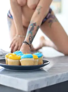 Suicide Girls Dahl Cupcakes For Breakfast X53