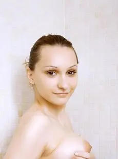 Errotica Archives SHOWER SILVIA by ERRO