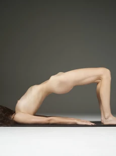 Hegre Quality 20221204 Rylan naked Yoga 3414000