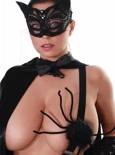 Ewa Sonnet Pussy Cat Banana Halloween 2017 10 27