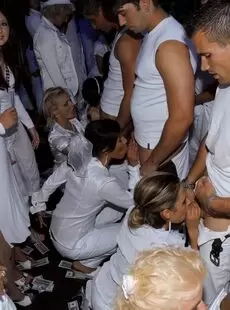 20211113 DrunkSexOrgy 2009 White Sensation