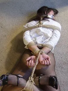 Rope Bondage noe 012