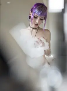 Suicide Girls Brighid Bubble Bath