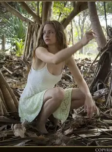 Nude Muse Evelyn Pandanus Forest 111515 x65 5000px