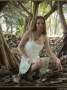 Nude Muse Evelyn Pandanus Forest 111515 x65 5000px