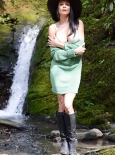 NuErotica Diana At The Waterfall Diana Cavojcova X111