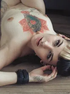 Suicide Girls Dice Bullet For My Valentine