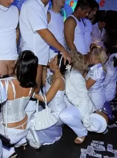 20211113 DrunkSexOrgy 2009 White Sensation