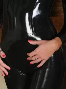 latex 250921 0045