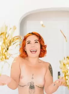 Jinxxy Photo Album New Years Kiss Suicidegirls