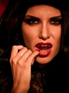 Puba Romi Rain Romi The Busty Vampire 143x