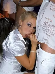 20211113 DrunkSexOrgy 2009 White Sensation