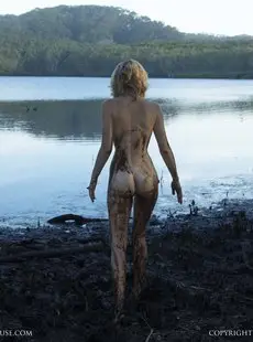 Nude Muse Alexia Mud Monster x91 9000px 01 17 2017