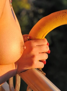 Ftvgirls Megan Golden Banana 1600