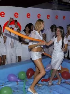 20211113 DrunkSexOrgy 2009 White Sensation