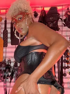 Onlyfans - 6ft Nubian Strapon Queen FemDomPegging (mistressunknown) 147022868