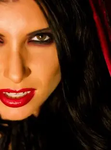 Puba Romi Rain Romi The Busty Vampire 143x