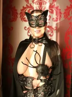 Ewa Sonnet Pussy Cat Banana Halloween 2017 10 27