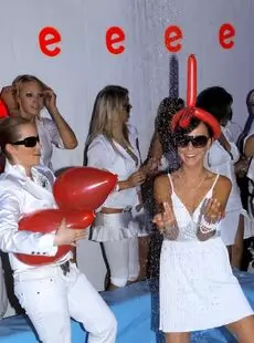 20211113 DrunkSexOrgy 2009 White Sensation