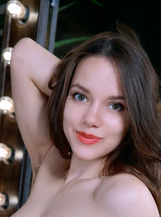 MetArt 221113 Flamy Nika Perfectly Natural x121 3648x5472