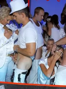 20211113 DrunkSexOrgy 2009 White Sensation