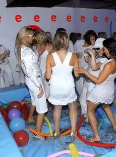 20211113 DrunkSexOrgy 2009 White Sensation