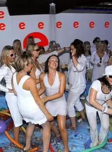 20211113 DrunkSexOrgy 2009 White Sensation