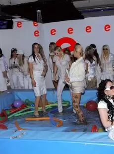 20211113 DrunkSexOrgy 2009 White Sensation