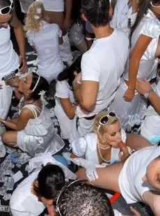 20211113 DrunkSexOrgy 2009 White Sensation