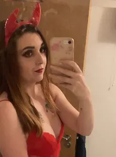 OnlyFans - Holly Victoria (hollyvictoriauk) 151951131