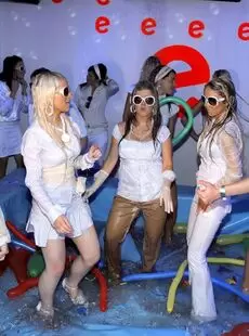 20211113 DrunkSexOrgy 2009 White Sensation