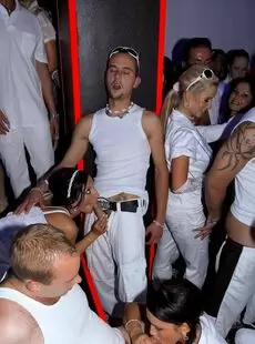 20211113 DrunkSexOrgy 2009 White Sensation